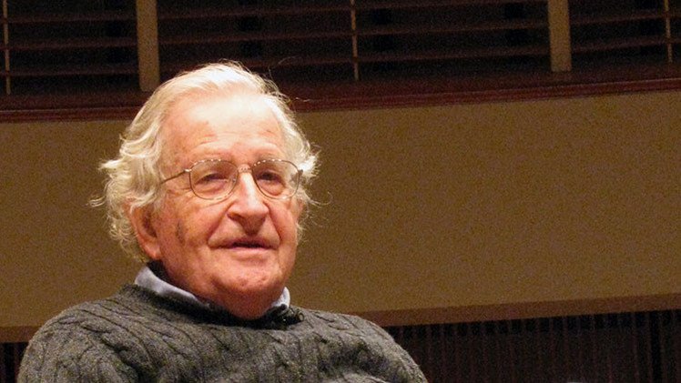 Chomsky: "Los ataques de París muestran la hipocresía de la indignación de Occidente"