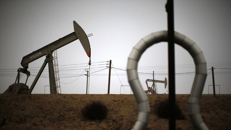 ¿Víctimas de su propio juego? Caída de precios del petróleo, un mazazo para compañías de Occidente