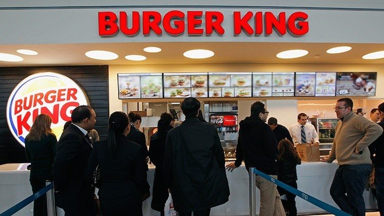 Un gerente de Burger King agrede a un niño, refugiado sirio, por comerse 'las sobras'