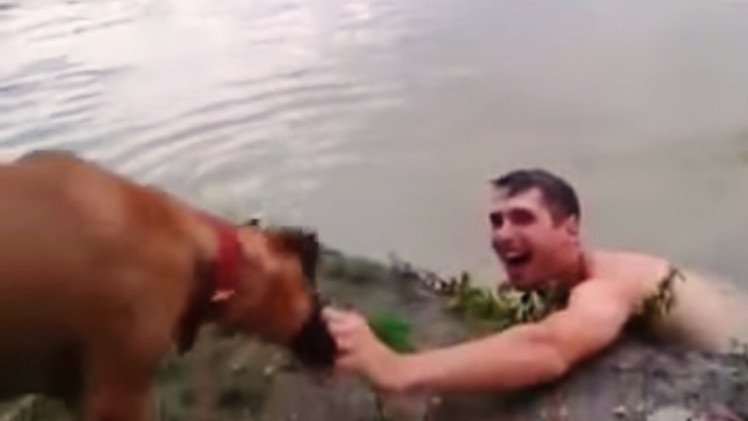 Un hombre se hace el ahogado y su perro reacciona así