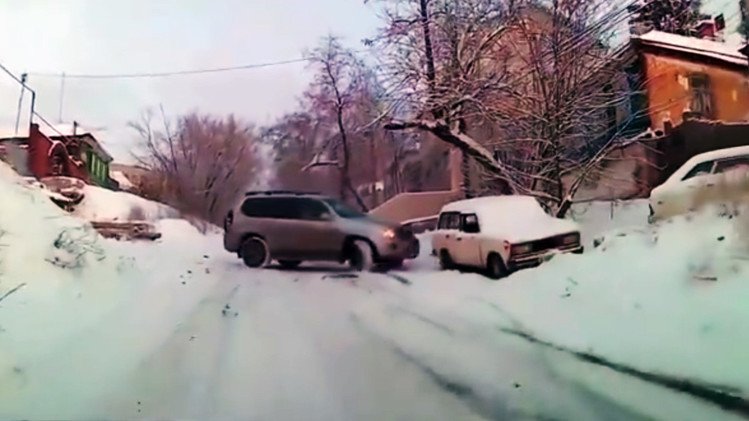 Derrape a lo ruso: los peligros de conducir en invierno