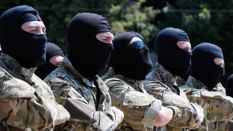Militares ucranianos irrumpen en el Ministerio de Defensa del país