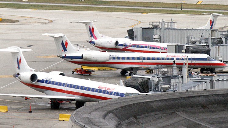 Un avión de American Eagle que volaba de Des Moines a Chicago aterriza tras una emergencia