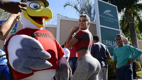 Miss BumBum revela horribles secuelas de cirugías plásticas en afán por embellecer sus muslos