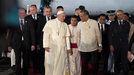 Francisco en Filipinas: "Es un deber escuchar la voz de los pobres"