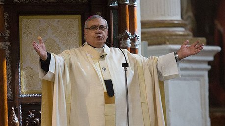 El polémico arzobispo de Granada tendrá que explicar sus cuentas ante la Santa Sede