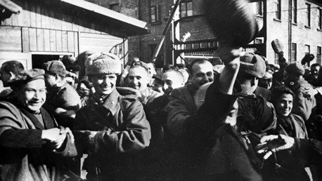 "Dígaselo a su canciller": Rusia aclara a Polonia quién liberó Auschwitz