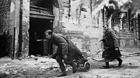 Putin: "Detrás de los intentos de reescribir la historia está el deseo de ocultar su propia infamia"