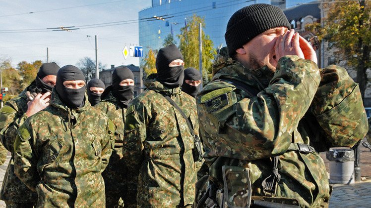 Ucrania: El comandante del batallón Azov cree que el país se dirige  a la capitulación
