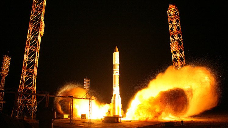 Video: Lanzamiento del cohete ruso Protón-M con un satélite británico