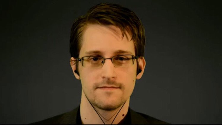 Snowden: "El problema con la vigilancia, es que cuando recolectas todo, no entiendes nada"