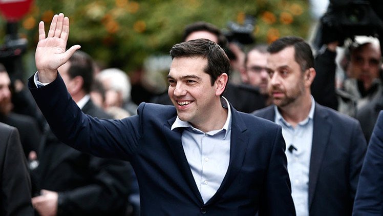 ‪Suprimen los coches oficiales del Gobierno griego: Syriza viajará en transporte público