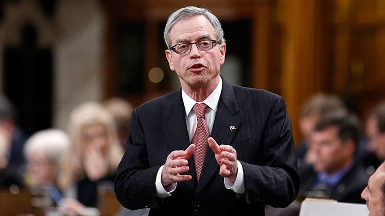 Ministro de Finanzas canadiense: "No es sostenible que EE.UU. lleve el peso de la economía mundial"