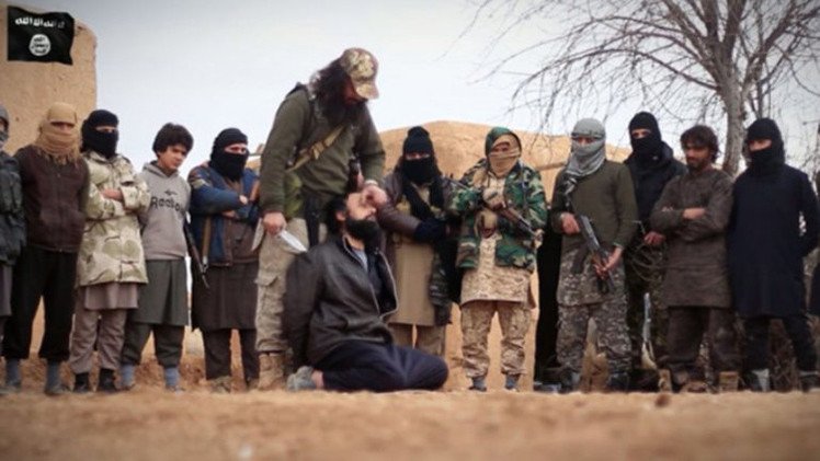 Estado Islámico quiere decapitar a su tesorero que huyó con un millón de dólares