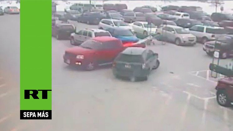 Un anciano se estrella contra 10 coches aparcados en cuestión de segundos