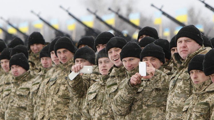 Soldado británico: "Fuerzas ucranianas no saben ni disparar, ni mandar"