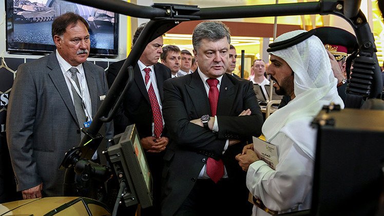 Kiev: Poroshenko acuerda con los Emiratos Árabes Unidos el suministro de armas