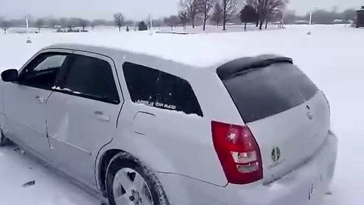 ¿Cómo quitar la nieve del coche en un par de segundos?
