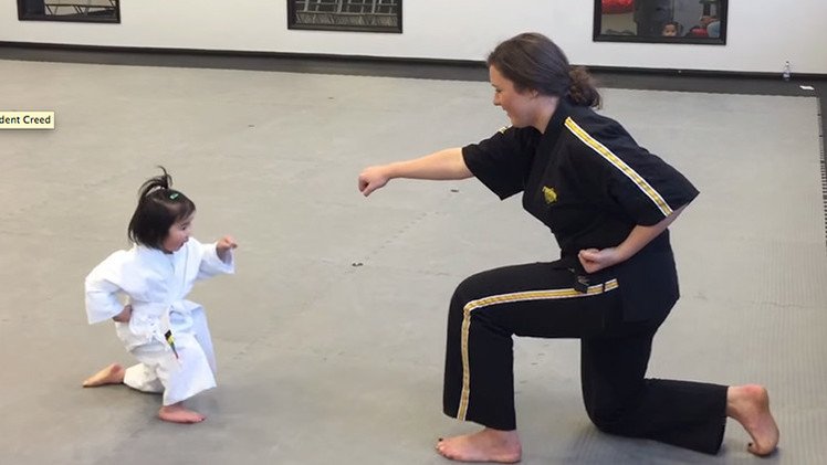 La pequeña karateka más tierna del mundo