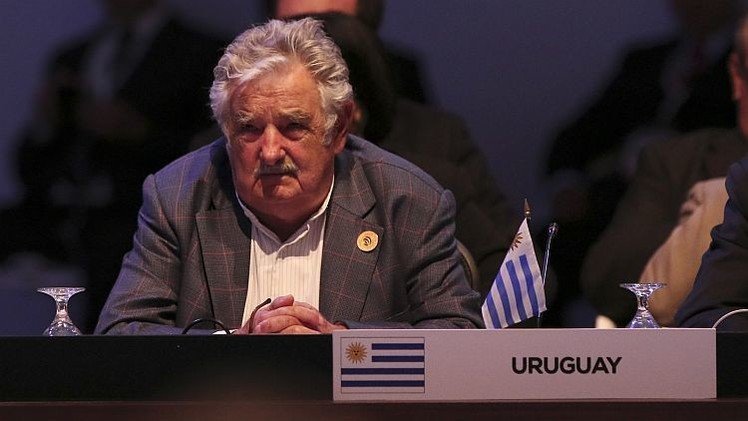 Mujica: "En Venezuela la oposición intenta violar la constitución"