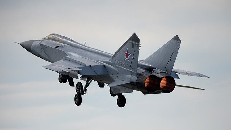 Cazas rusos ensayan cómo repeler un ataque masivo aéreo de misiles 