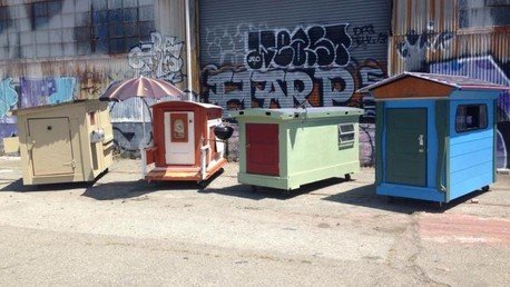 FOTOS: Artista diseña increíbles casas diminutas para los indigentes de California