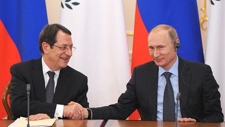 'The Telegraph': "El presidente de Rusia no tiene títeres, sino amigos"