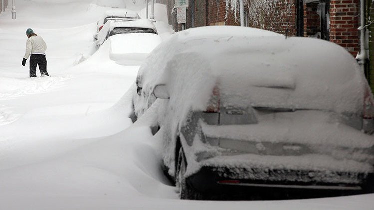 El sueño americano 2.0: Familia se deshace de la nieve vendiéndola en Internet