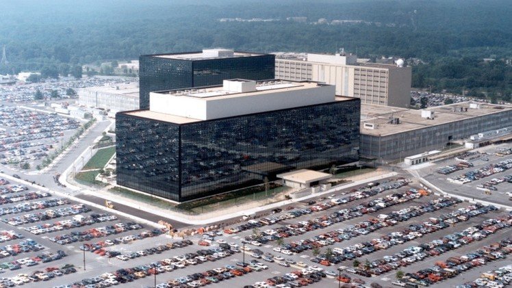 La sede de la NSA resulta dañada por disparos