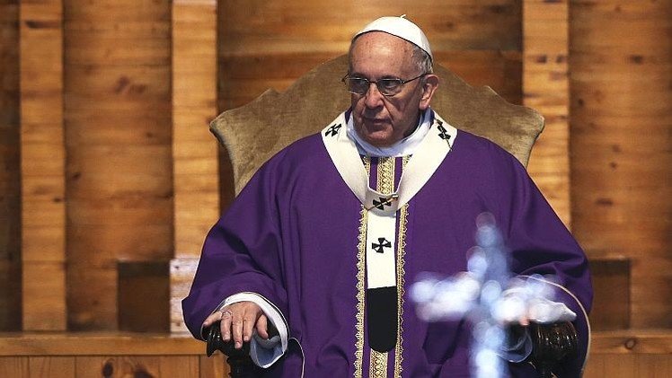 ¿Por qué el papa Francisco no admite mujeres en el clero?