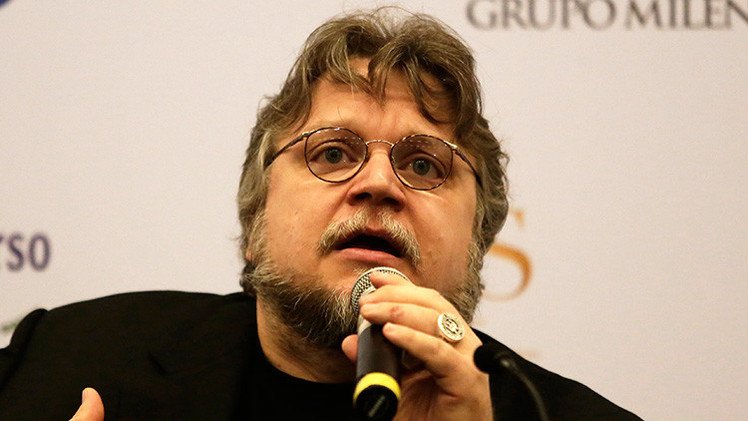 Guillermo del Toro: "México ha pasado de la descomposición social a la absoluta vorágine"