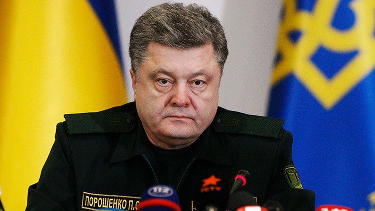 Poroshenko: El alto al fuego en Donbass no significa que Ucrania no abra fuego