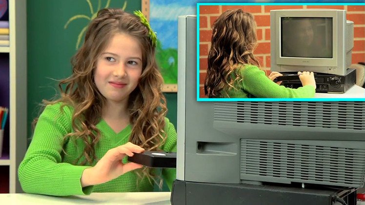 Cómo reaccionan los niños de ahora ante una videograbadora VHS