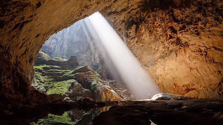 Video: Un dron explora la cueva más grande del mundo