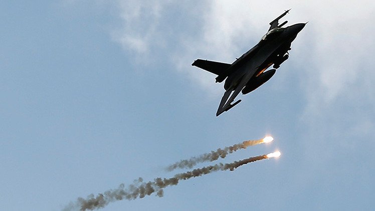 Cazas F-16 de EE.UU. destruirán blancos en suelo estonio junto a la frontera rusa