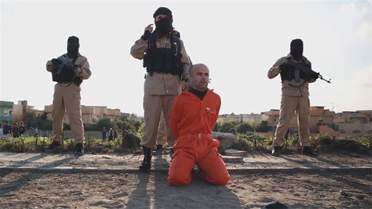 El Estado Islámico lanza un nuevo video con la presunta decapitación de combatientes kurdos