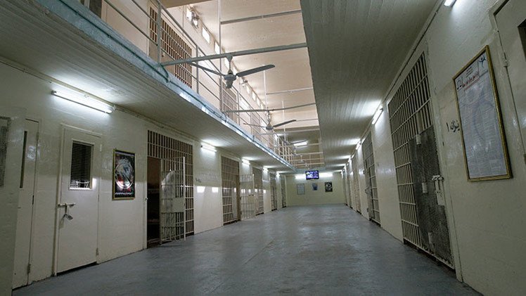 Juez federal: EE.UU. debe divulgar más fotos de abusos contra los detenidos en Abu Ghraib 