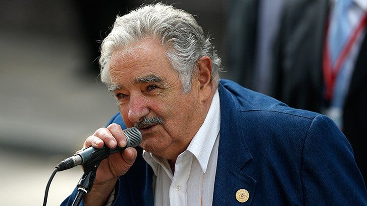 Fotos: Mujica participa en una marcha en apoyo al Gobierno de Venezuela
