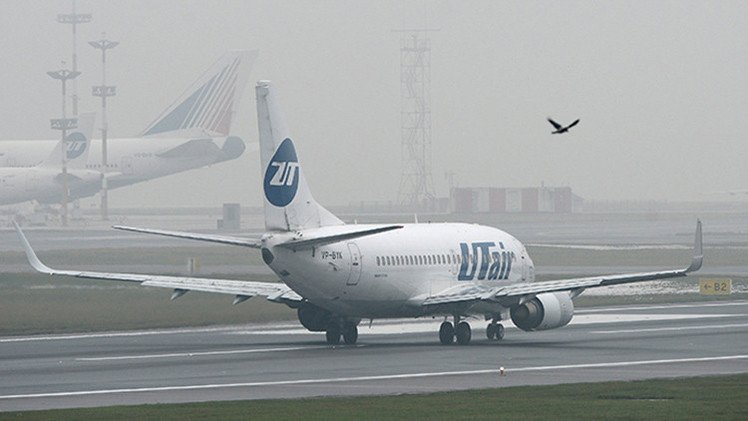 Un avión que cubre la ruta Moscú-San Petersburgo declara una emergencia