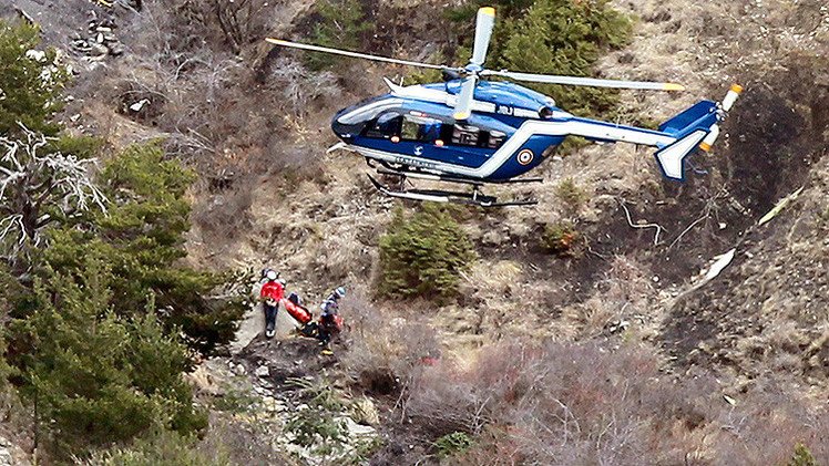 Los pilotos del avión siniestrado en Francia pudieron haber estado inconscientes antes del impacto