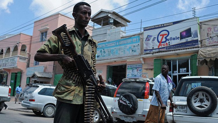 Militantes toman rehenes en un hotel en la capital de Somalia 