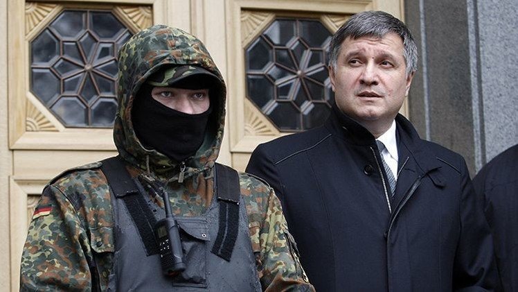 Ministro del Interior ucraniano lamenta no haber asesinado a manifestantes en Donetsk