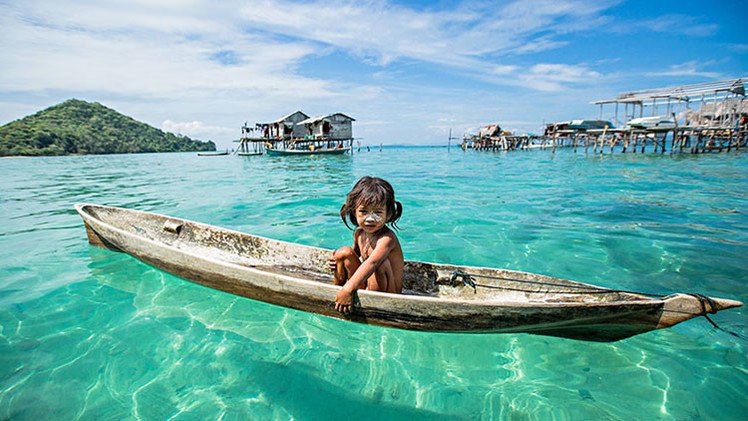 Hijos del océano: un proyecto fotográfico muestra la vida de los 'gitanos del mar' de Borneo