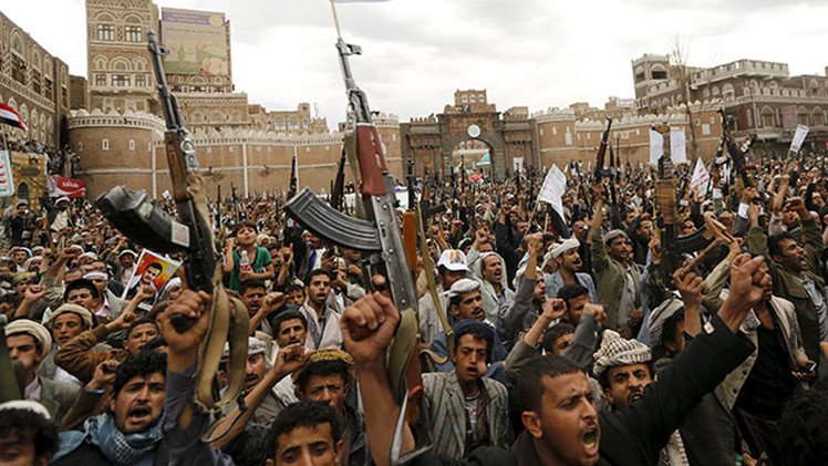 Arabia Saudita no descarta una operación terrestre "limitada" en Yemen