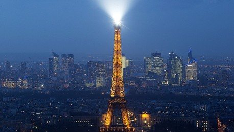 Un dron no identificado 'espía' las comunicaciones de una base naval en París