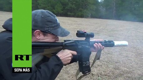 Cómo cocinar tocino con un fusil de asalto
