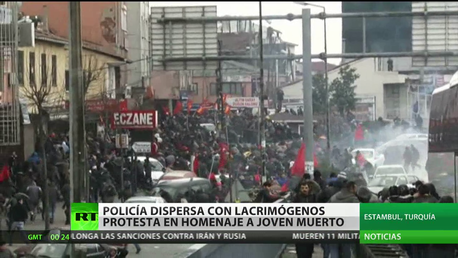 La policía turca dispersa con lacrimógenos una protesta en homenaje a un joven muerto