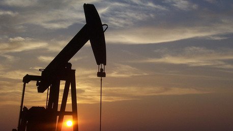 Brusca subida del precio del petróleo por los bombardeos de Arabia Saudita en Yemen