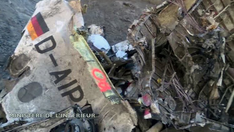  Francia publica primer video de los restos del avión de Germanwings desde la zona de impacto