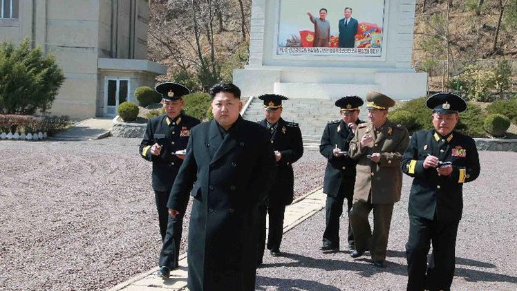 Kim Jong-un ordena intensificar las maniobras a condiciones bélicas